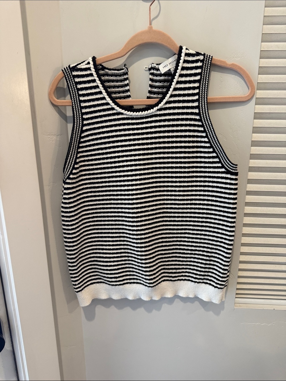 Sleeveless Striped Knit Tank Top - Black & White